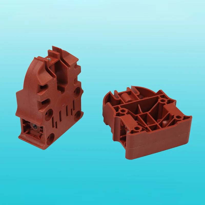 Hvordan justeres kædepositionen med kædestoprammen?